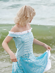 Feeona A Picture 4