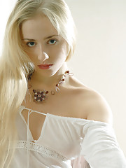 Vera E Picture 1