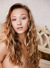 Lucy F Picture 3