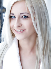 Janelle B Picture 8